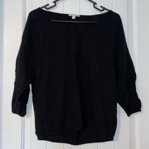 Black quarter-length sleeve top